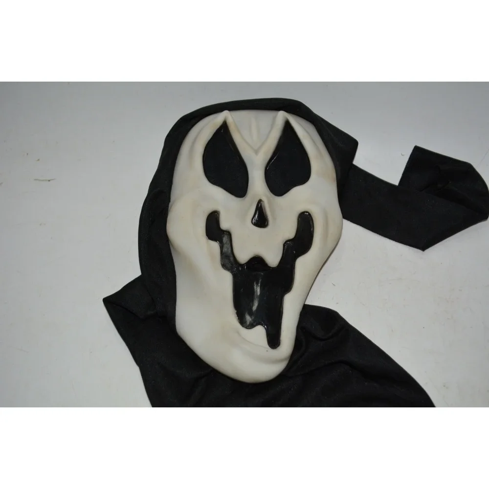 Vintage Scream Ghost Face Grin Mask Fun World Easter Unlimited – Poly Shroud